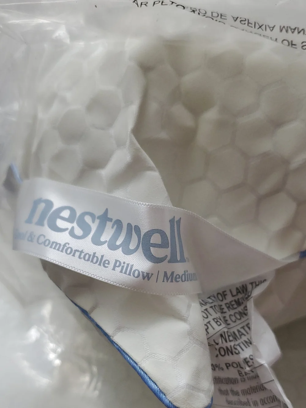 New Nestwell Cool & Comfortable King Medium Support Pillow - White